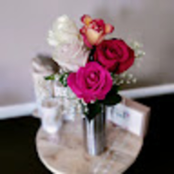 Meet your Posher, Sara - Picture 1 of 1